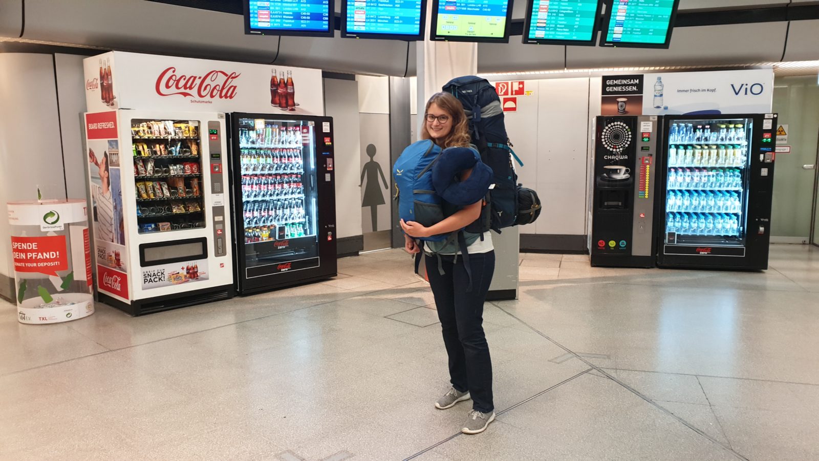 abreise-berlin-2019 Abreise auf dem Flughafen Berlin-Tegel - vollgepackt mit Backpack und Rucksack
